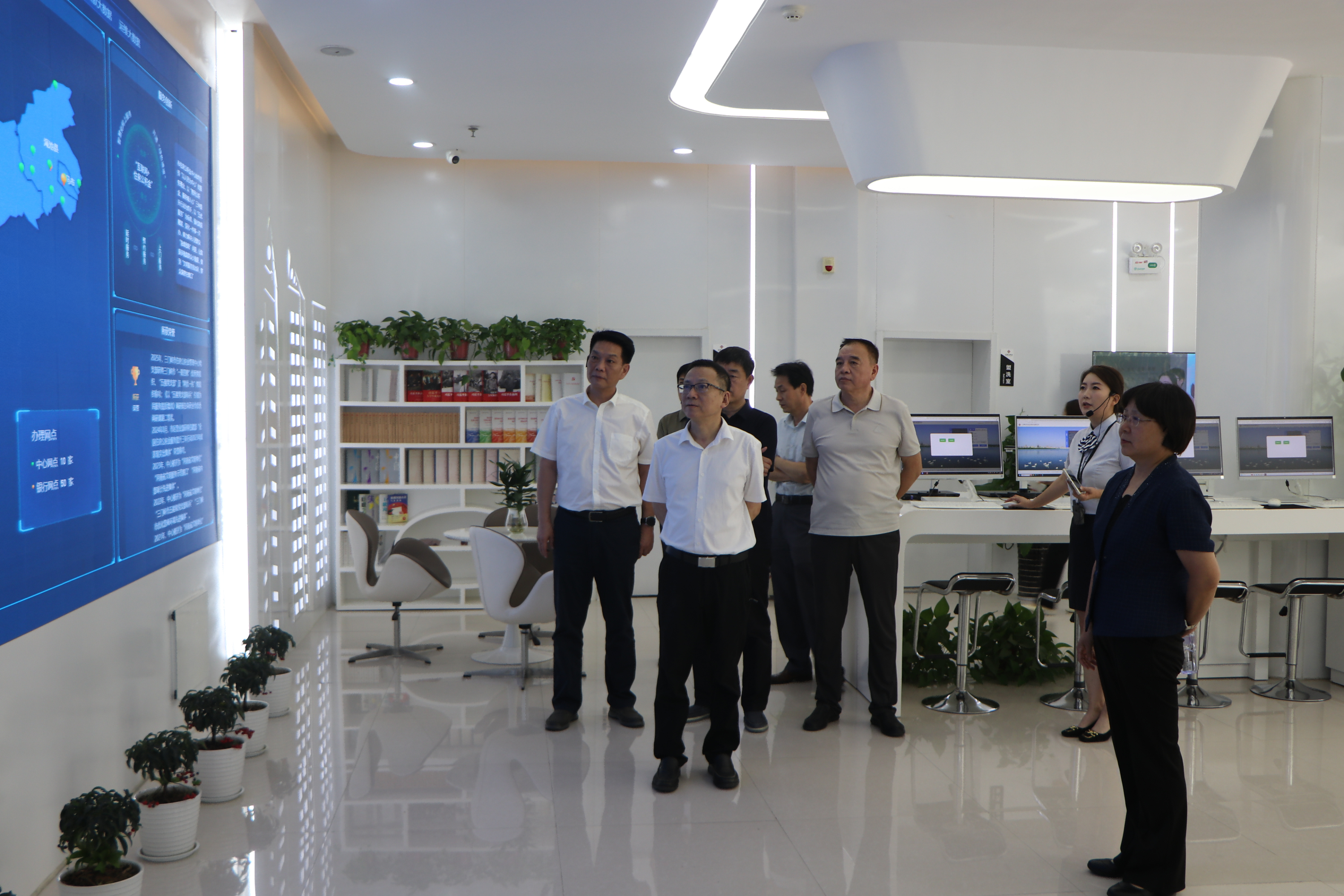 省住建厅党组成员、副厅长李学军同志赴三门峡市住房公积金管理中心开展专题调研